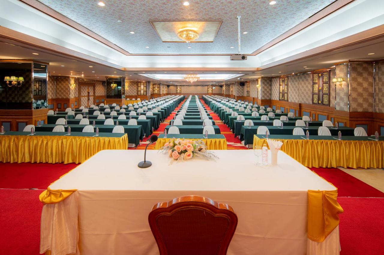 Alexander Hotel Bangkok Exterior photo