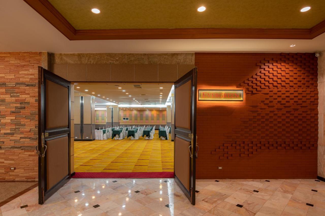 Alexander Hotel Bangkok Exterior photo