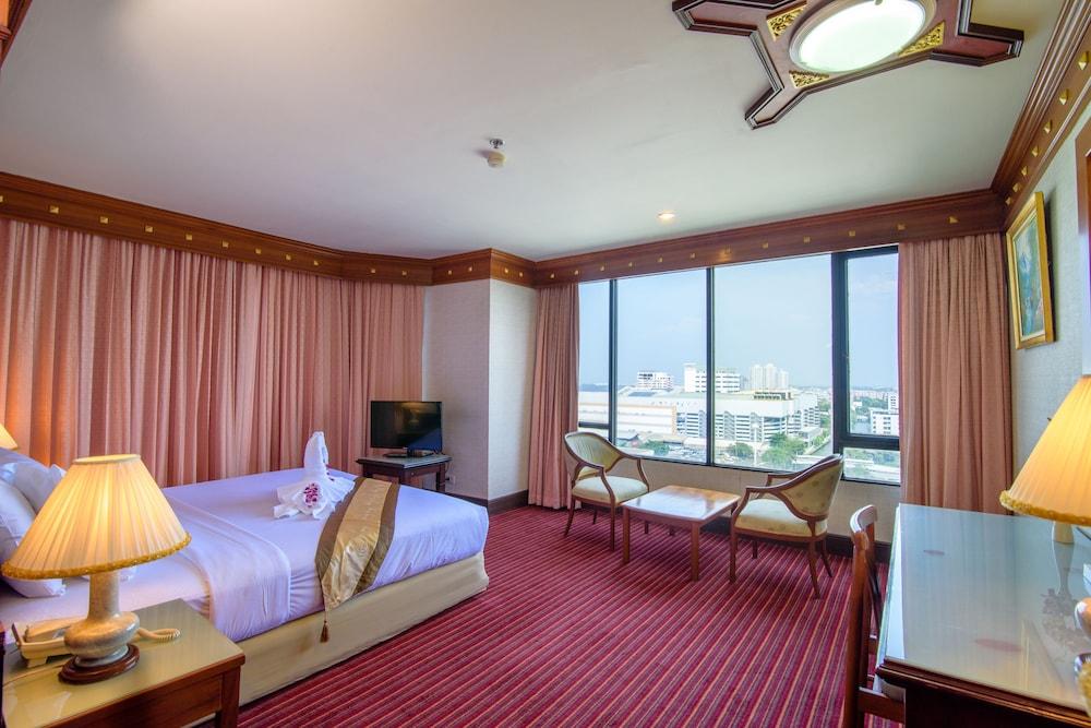 Alexander Hotel Bangkok Exterior photo