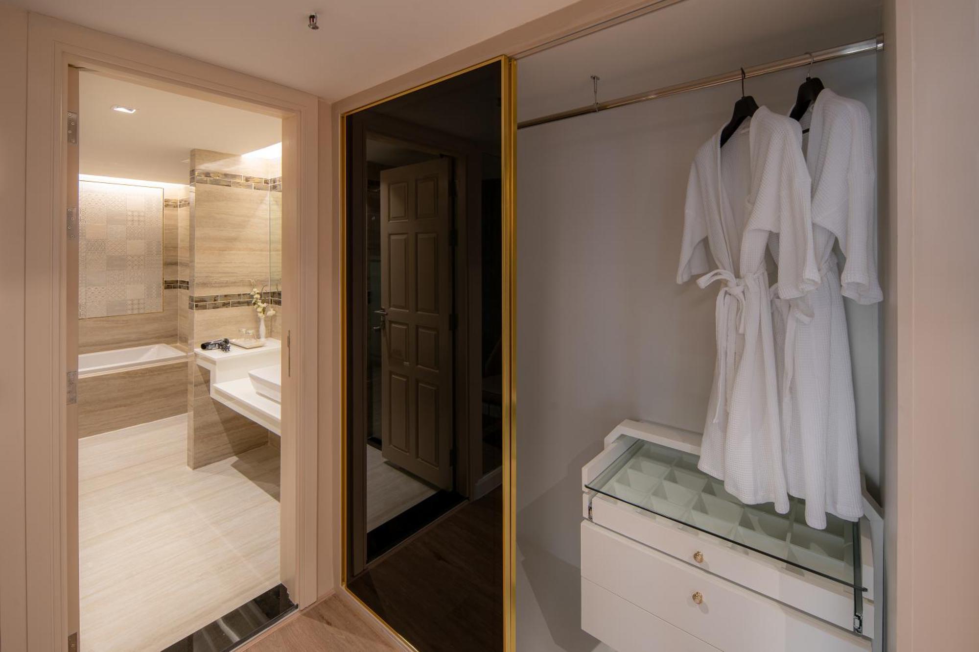 Alexander Hotel Bangkok Room photo