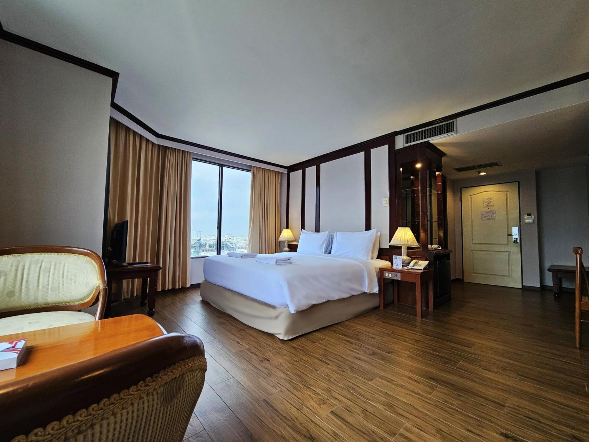 Alexander Hotel Bangkok Exterior photo