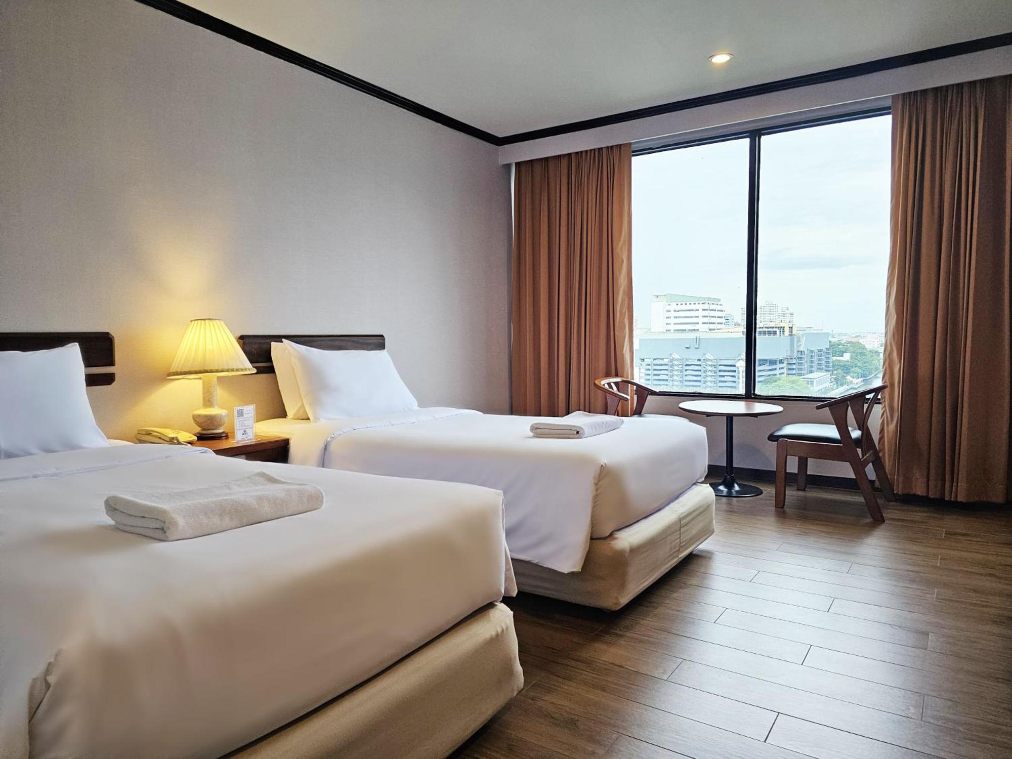 Alexander Hotel Bangkok Exterior photo