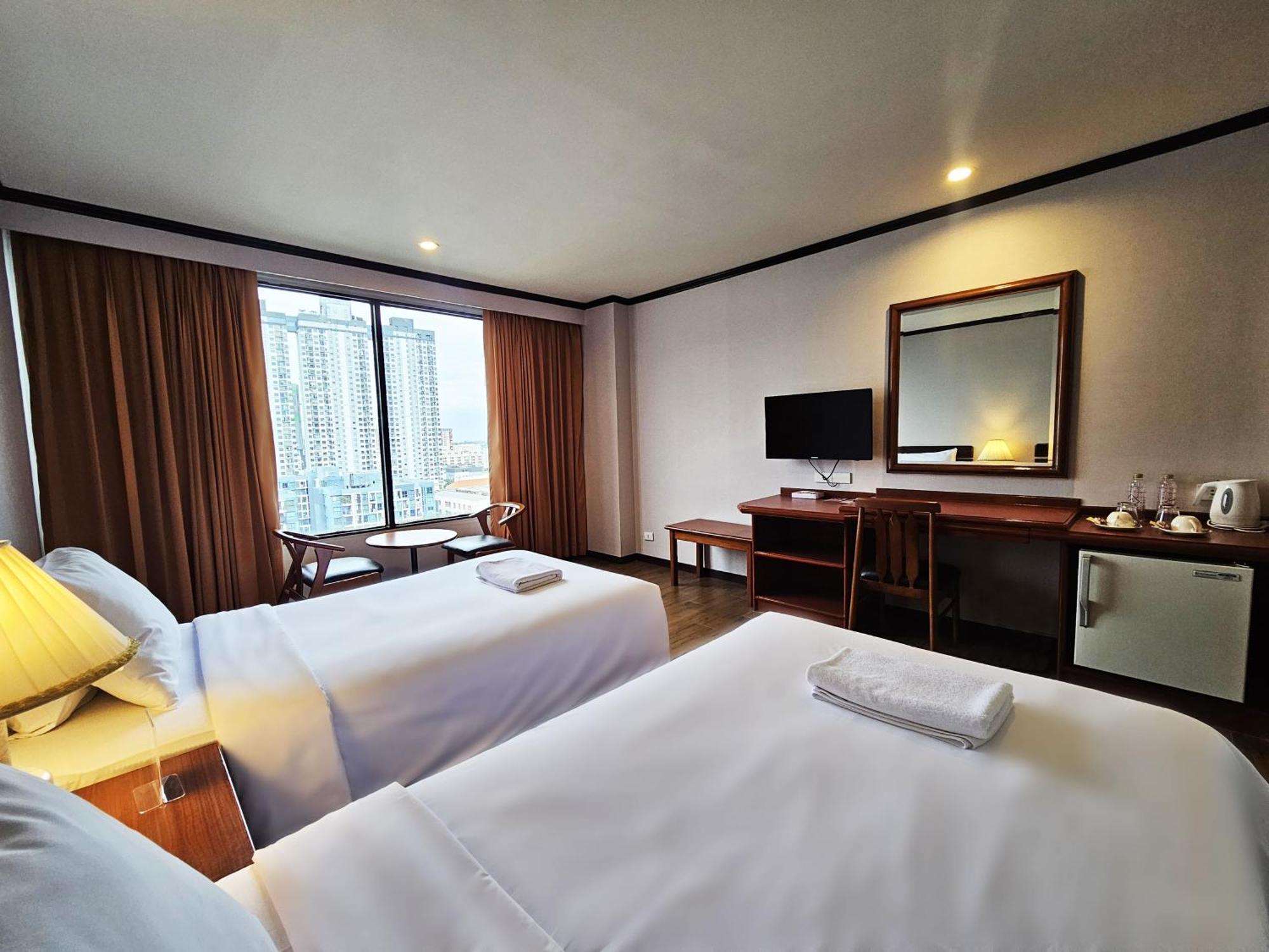 Alexander Hotel Bangkok Exterior photo