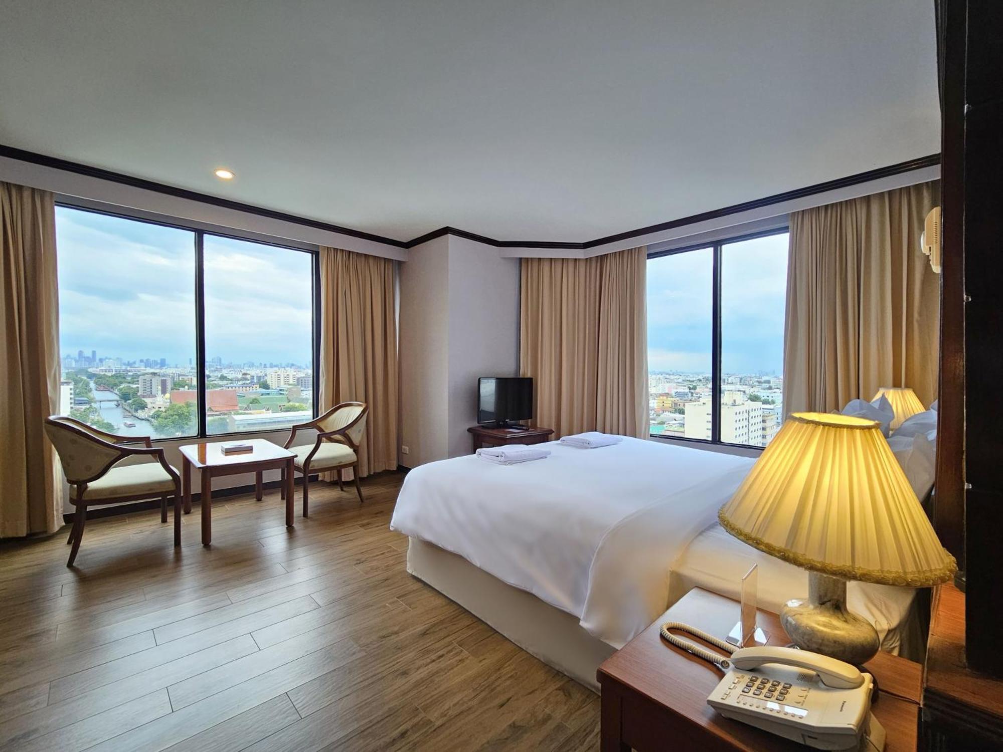 Alexander Hotel Bangkok Exterior photo
